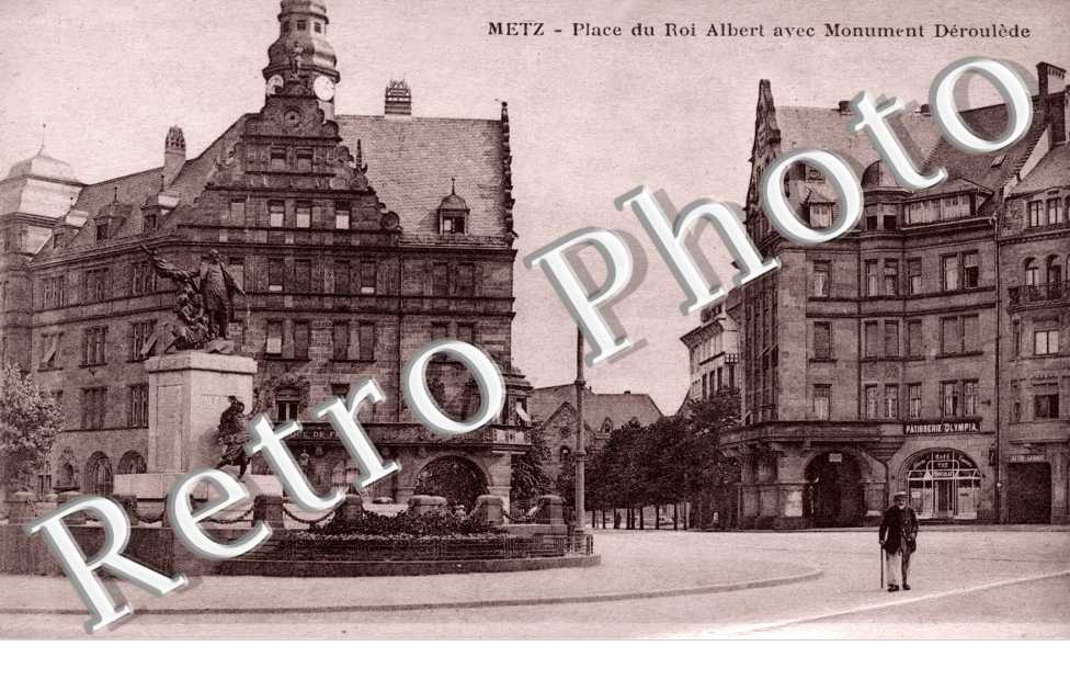 Place du Roi Albert avec Monument Deroulede