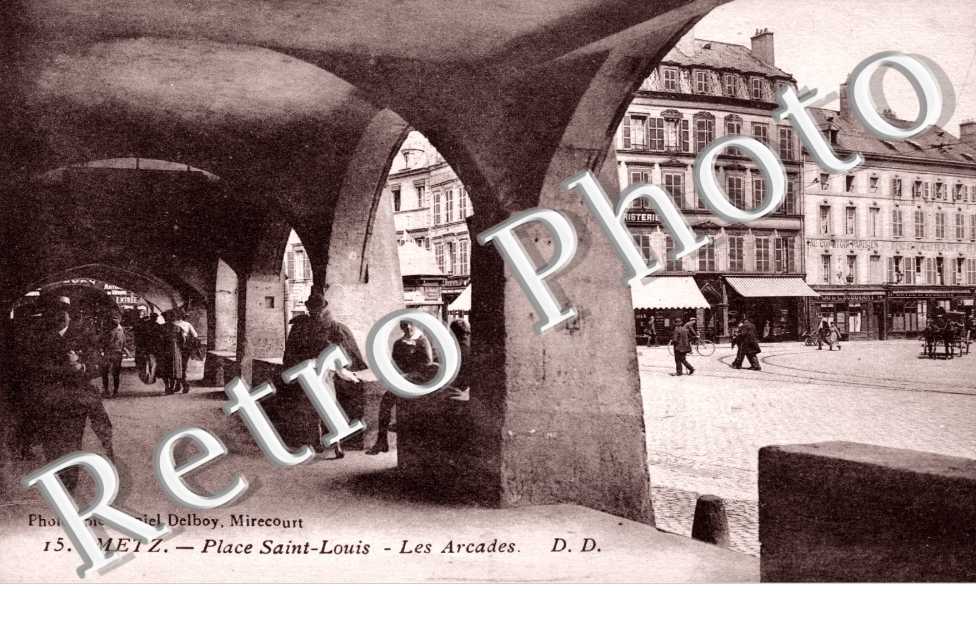 place Saint-louis, les arcades
