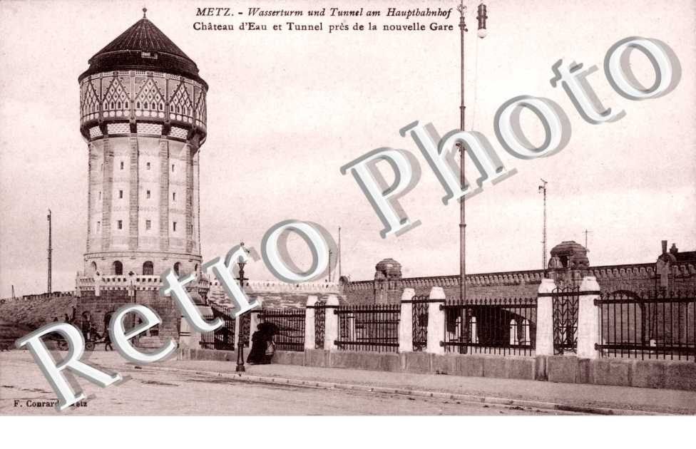Château d'eau et tunnel près de la nouvelle gare