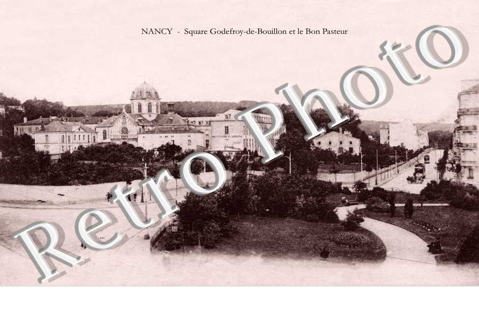 Square Godefroy de Bouillon et le Bon Pasteur