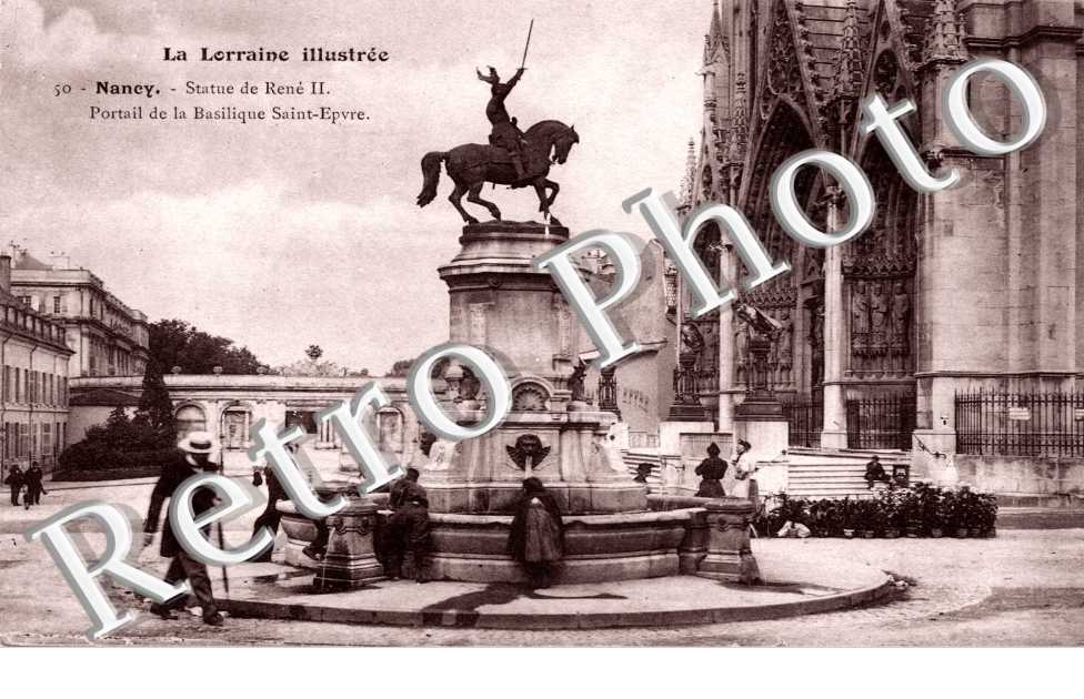 Statue de Rene II Portail de la basilique Saint-Epvre