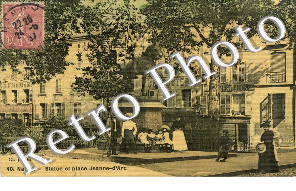 statue et place Jeanne d'Arc