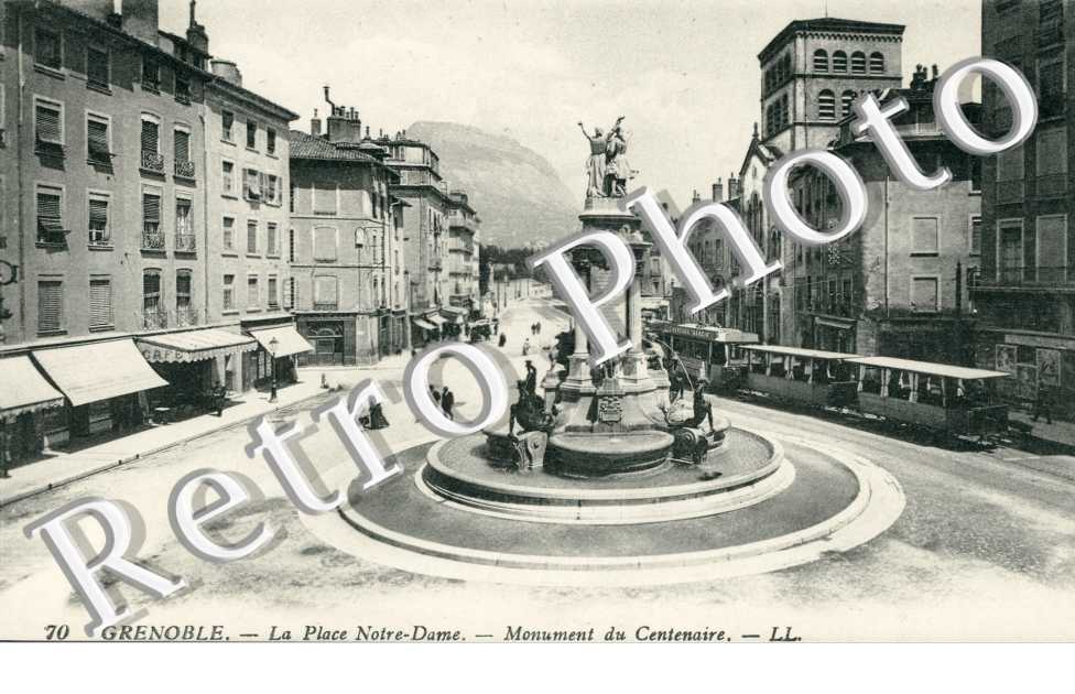 La Place Notre Dame, Bureau du Centenaire