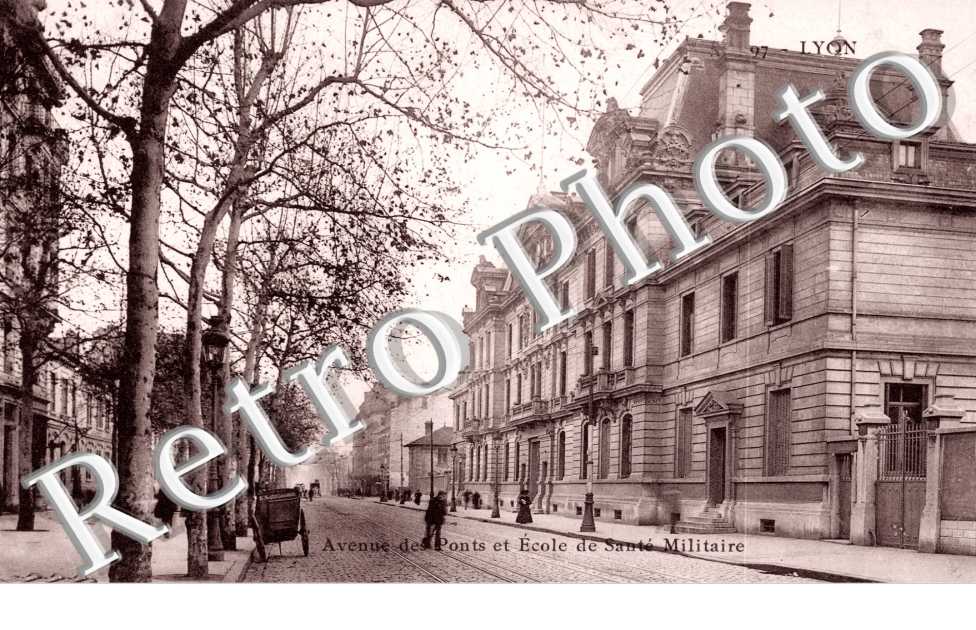 Avenue des Ponts et Ecole de Sante Militaire
