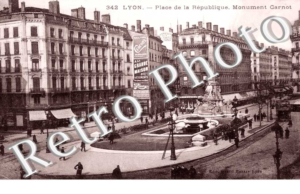 Place de la Republique et Monument Carnot