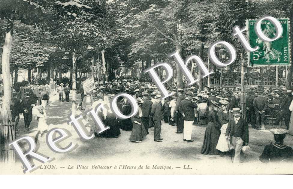 Place Bellecour a l'heure de la musique