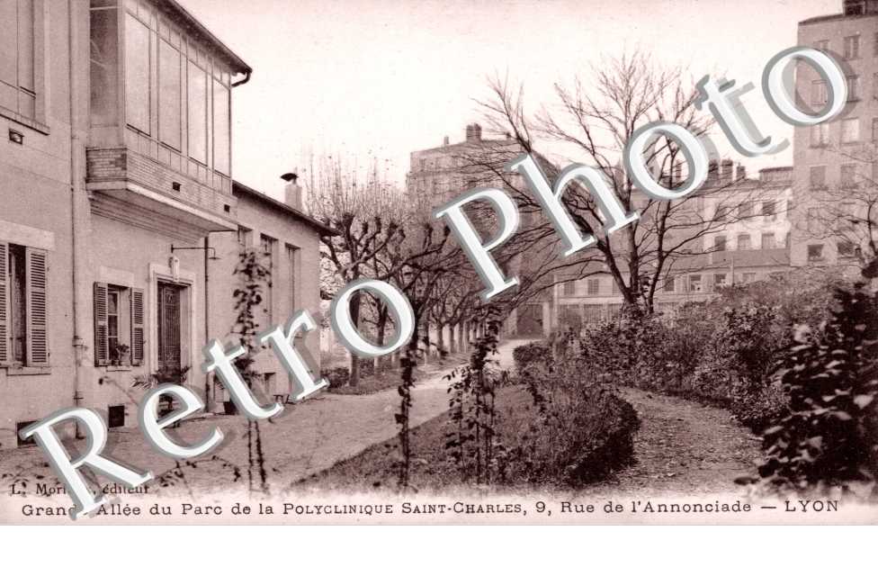 Parc grande allée du parc de la Polyclinique Saint-Charles 9 rue de l'Annonciade
