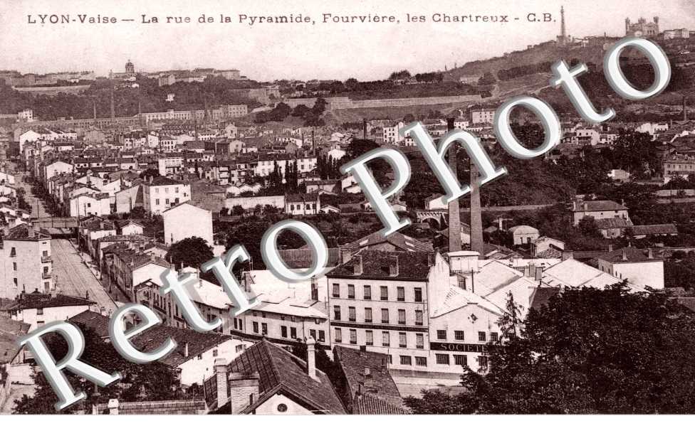 LYON-VAISE  la rue de la Pyramide, Fourvière, les Chartreux