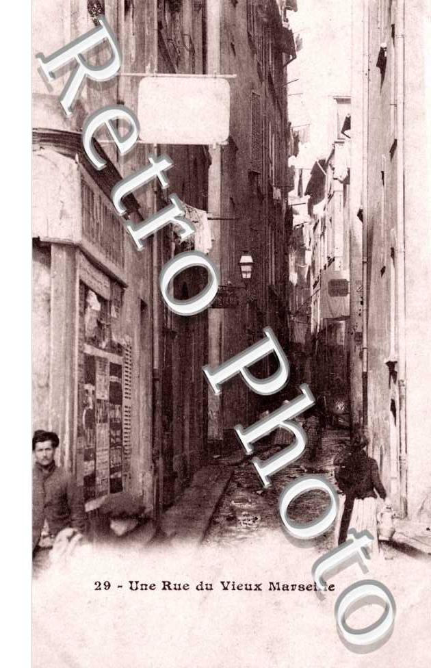 une rue du vieux Marseille