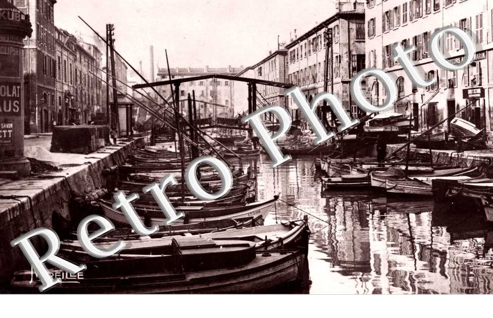 le canal de la douane