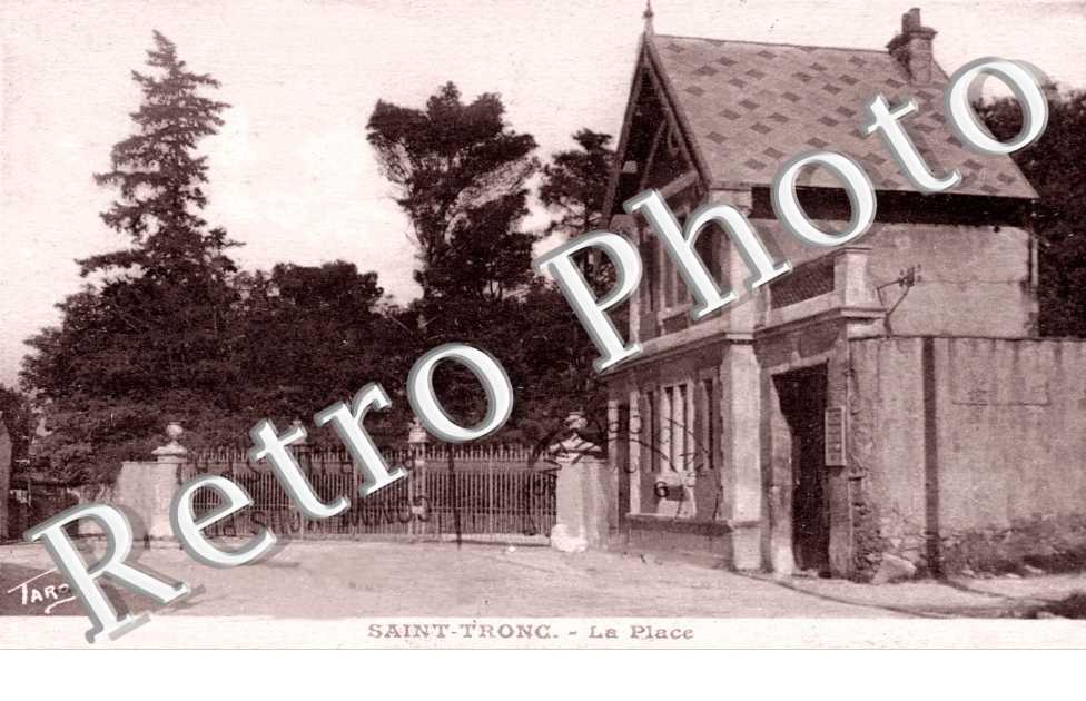 Saint-Tronc  La place