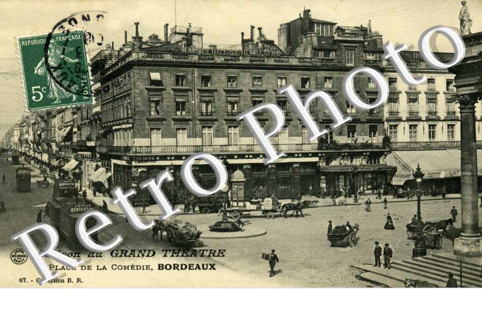 Place de la comedie - Maison du Grand theatre