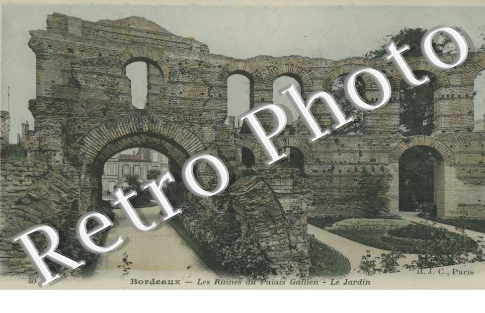 les Ruines du Palais Gallien - le Jardin