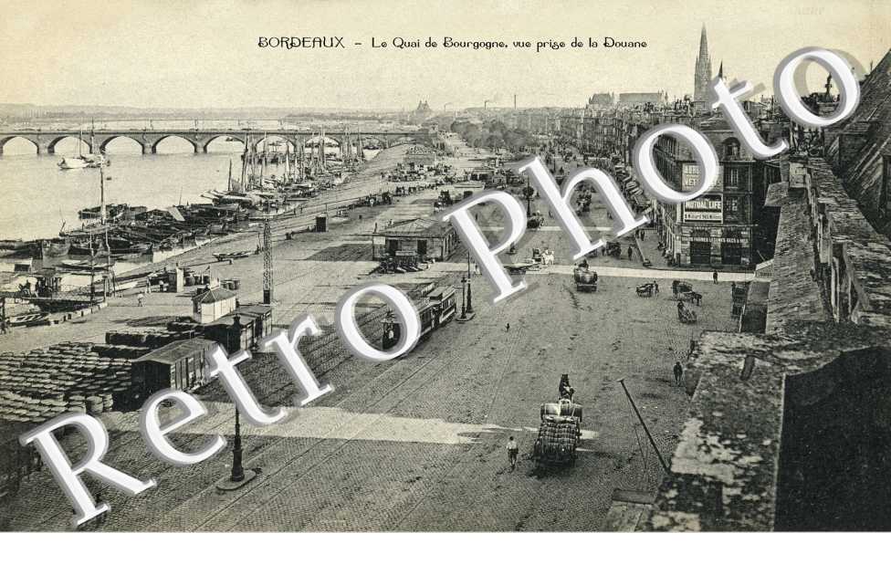 le quai de Bourgogne, vue prise de la Douane - Quai Richelieu