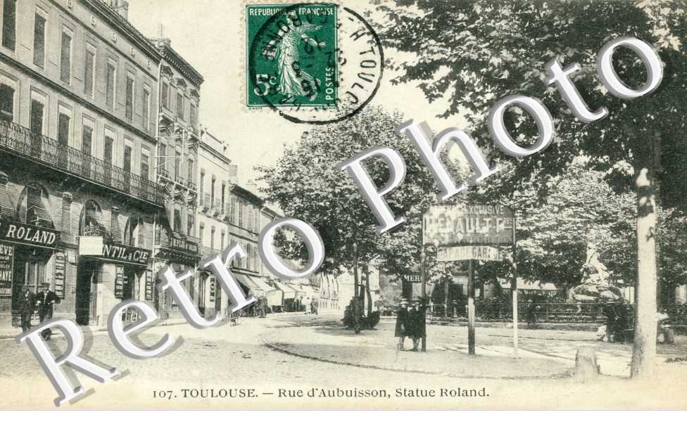 Rue d'Aubuisson - statue Roland