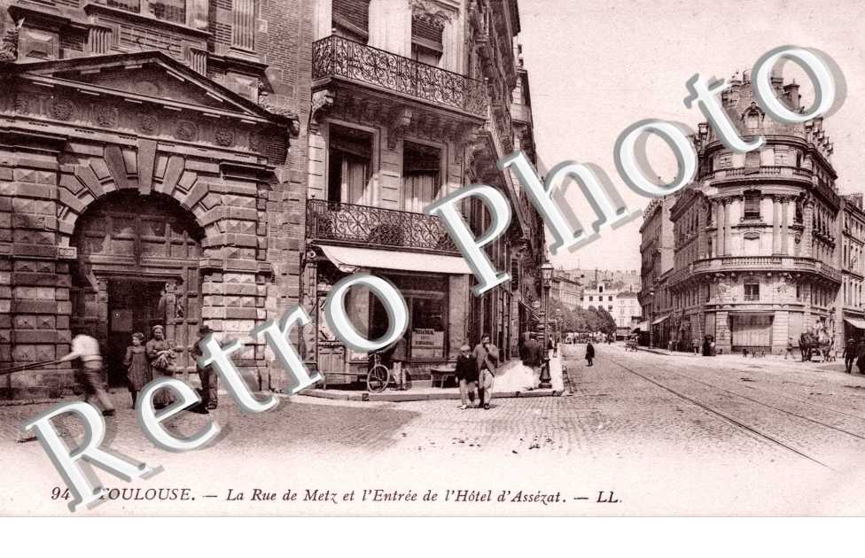 la rue de Metz et l'entrée de l'Hôtel d'Assézat