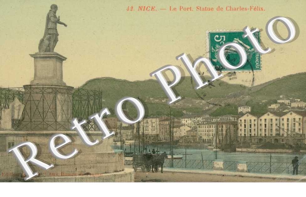 le Port, Statue de Charles-Felix
