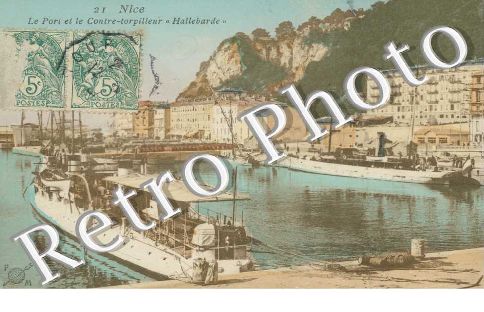 le Port  et le Contre-torpilleur "Hallebarde"