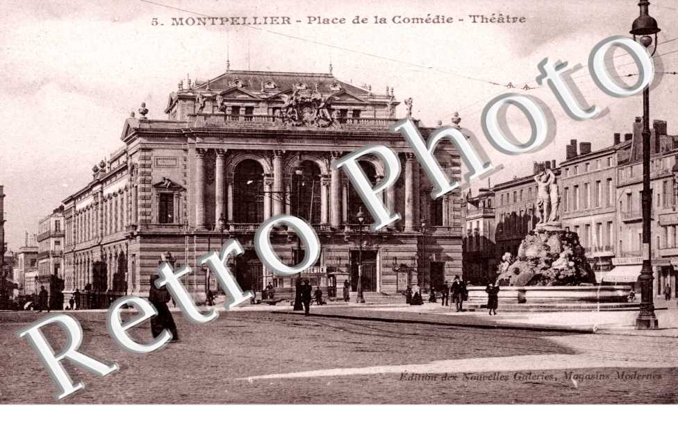 Place de la comedie - theatre