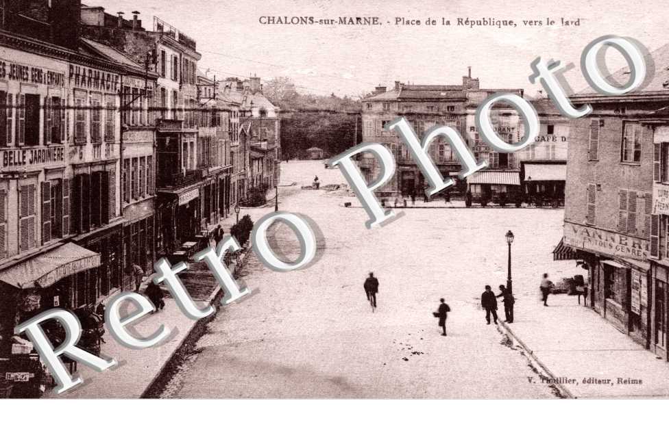 PLACE DE LA REPUBLIQUE, vers le Jard