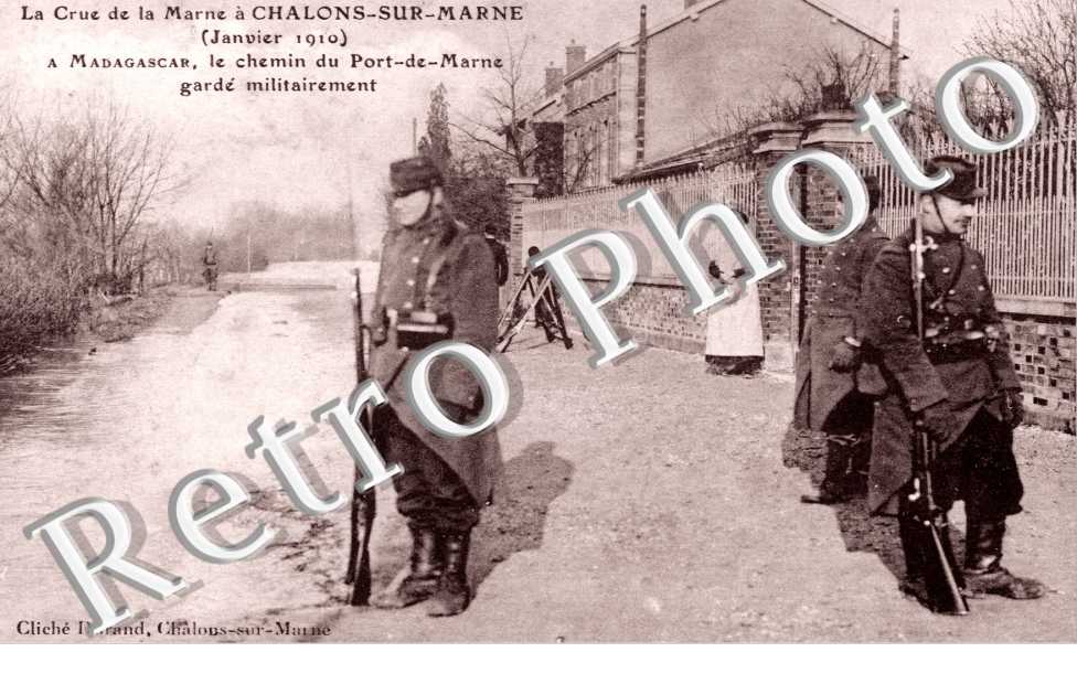 la Crue de la Marne a Madagascar le chemin du pont de la marne garde militairement