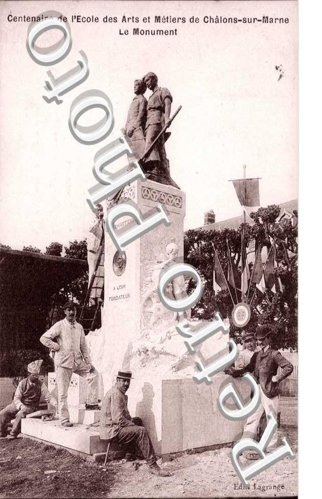 Centenaire de Ecole Nationale d' Arts et Metiers - le monument