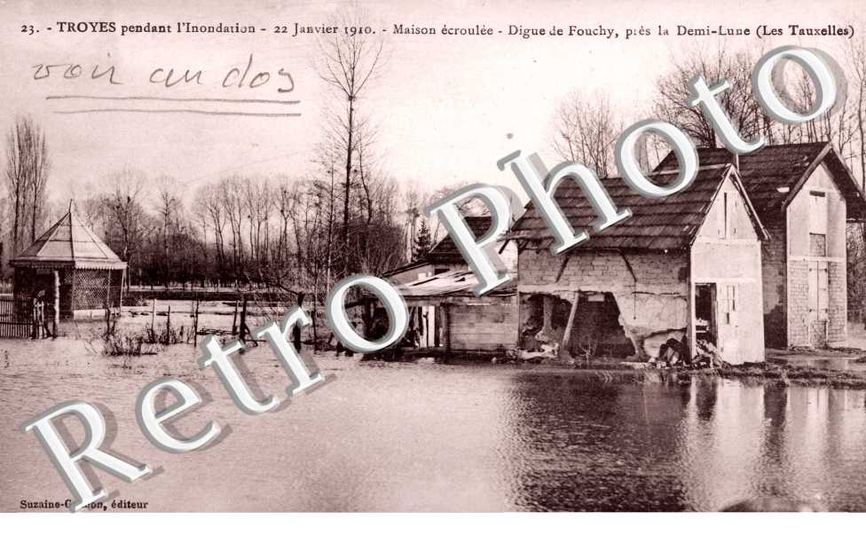 Digue de Fouchy, pres de la Demi-Lune (les Tauxelles) Pendant l'Inondation du 22 janvier 1910