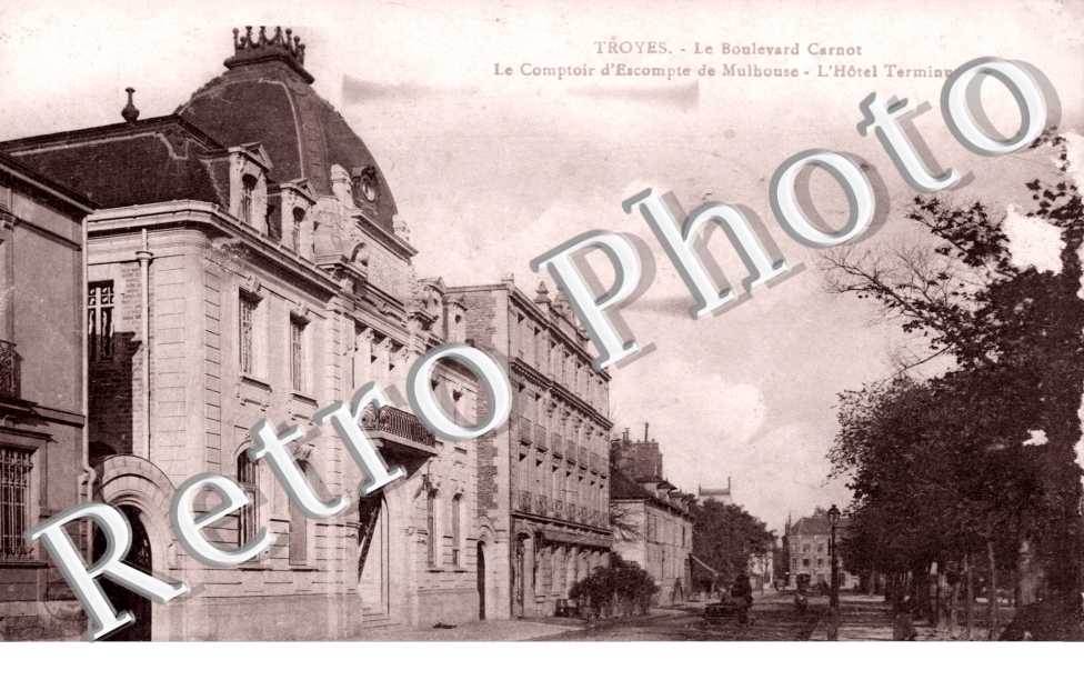 le boulevard Carnot, le Comptoir d'Escompte de Mulhouse, l'Hotel Terminus