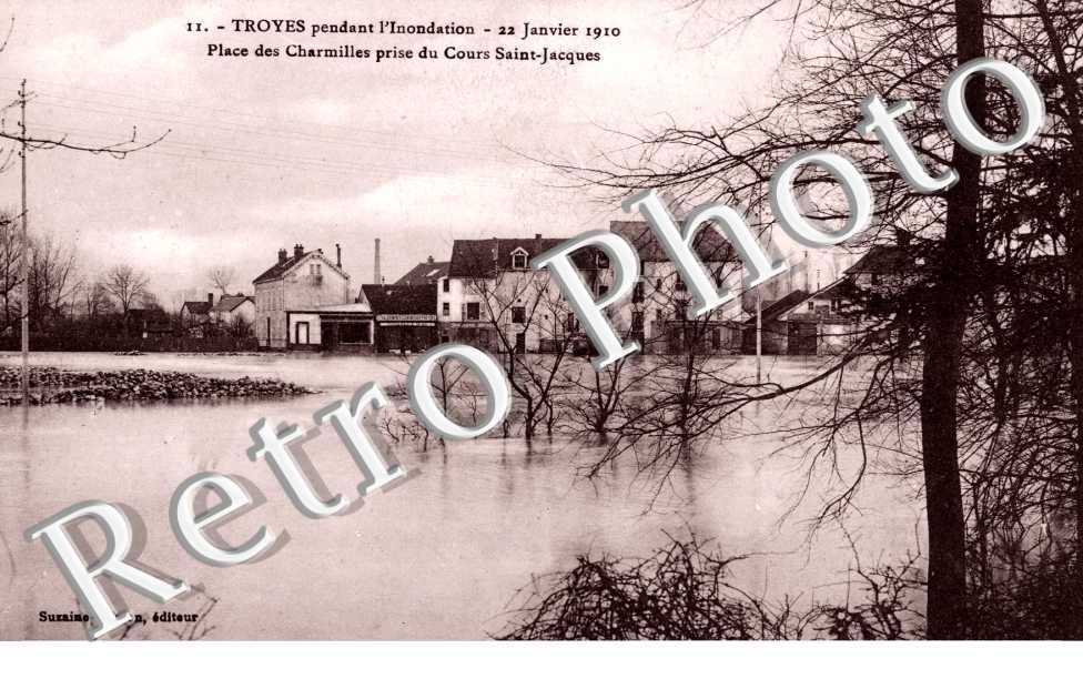 Place des Charmilles prise du Cours Saint-Jacques Pendant l'Inondation du 22 janvier 1910