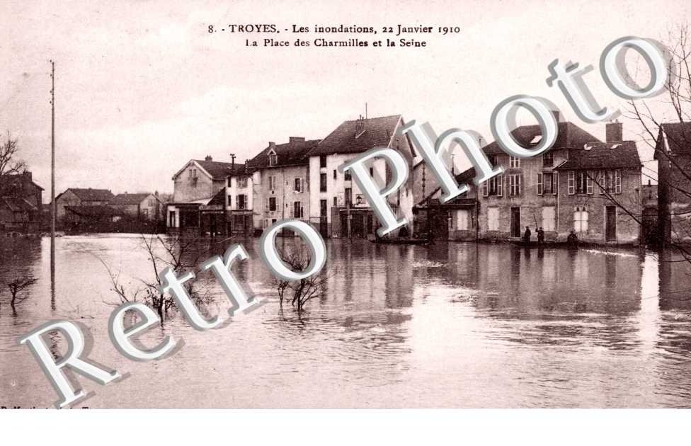 la Place des Charmilles et la Seine Pendant l'Inondation du 22 janvier 1910