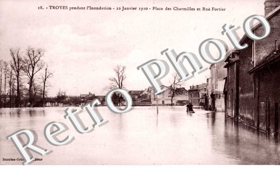 Place des Charmilles et Rue Fortier Pendant l'Inondation du 22 janvier 1910