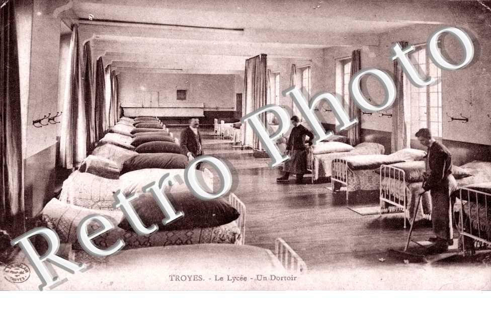 le Lycee, Un Dortoir