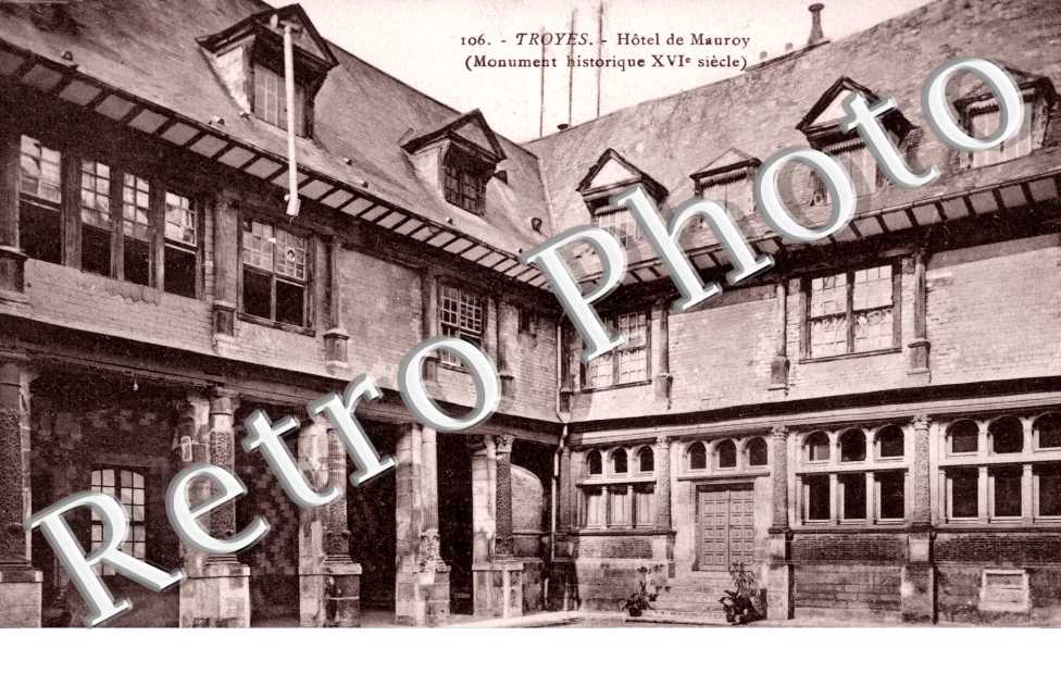Hotel de Mauroy (Monument Historique XVIeme siecle)