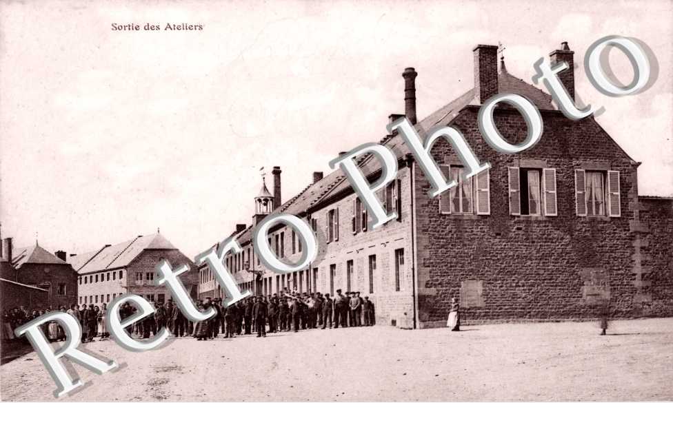 sortie des ateliers  Camion Freres maison fondee en 1820