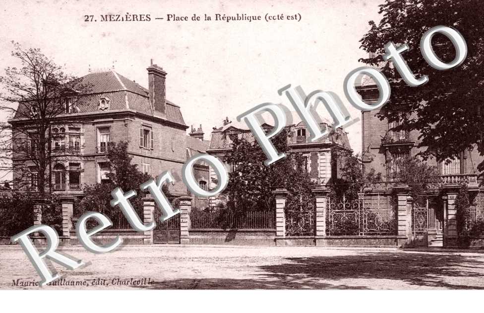 MEZIERES Place de la Republique