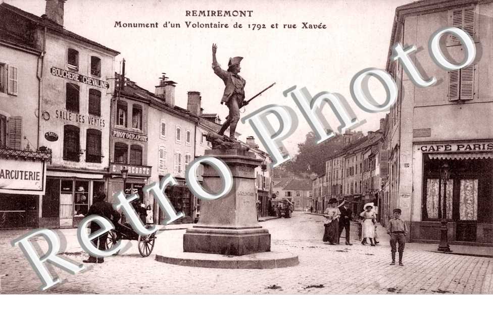 Monument d'un Volontaire de 1792 et la Rue Xavee