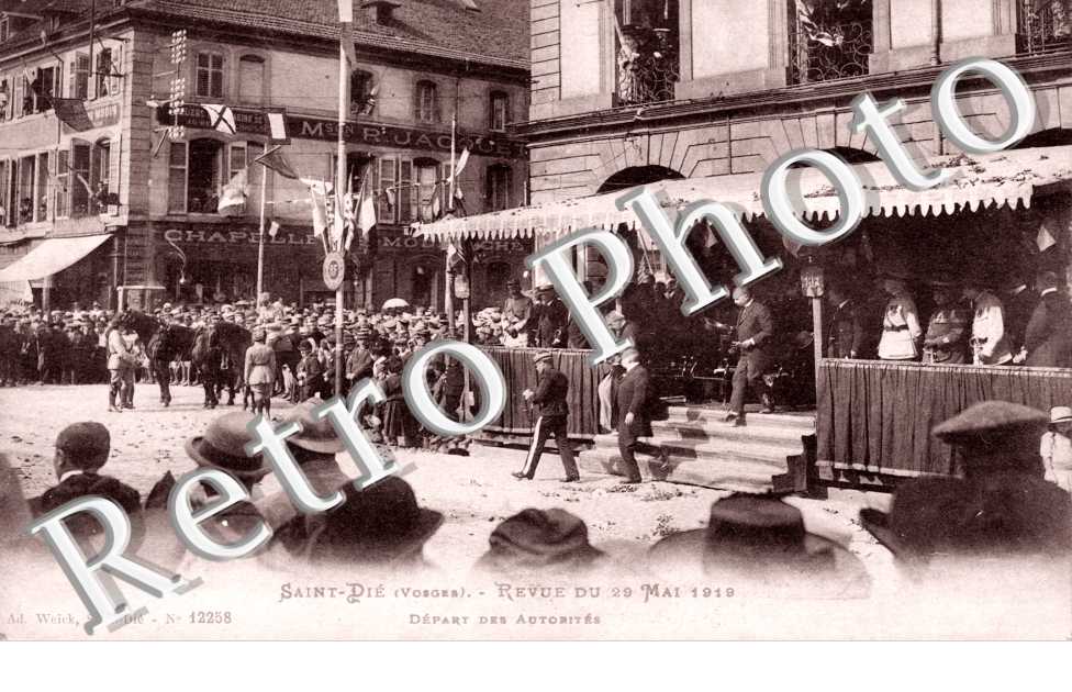 Revue du 29 Mai 1919, Depart des Autorites