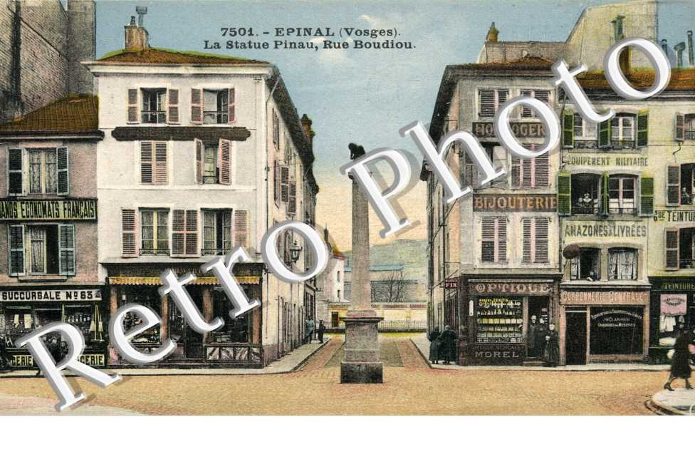 La Statue Pinau - Rue Boudiou