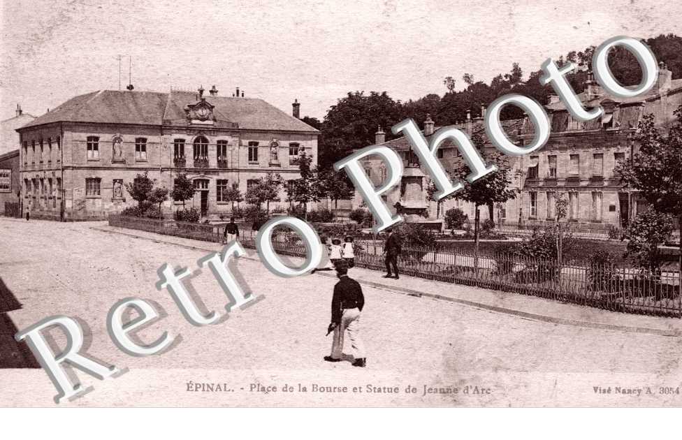 Place de la Bourse et statue de jeanne d'Arc