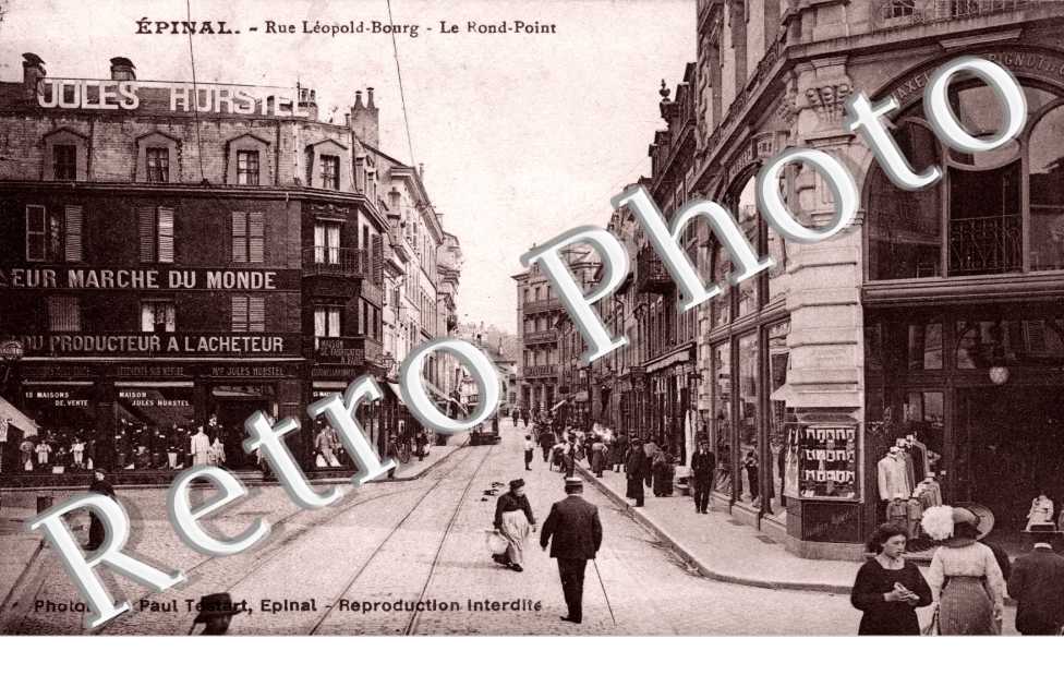 la rue Leopold-Bourg - le Rond Point