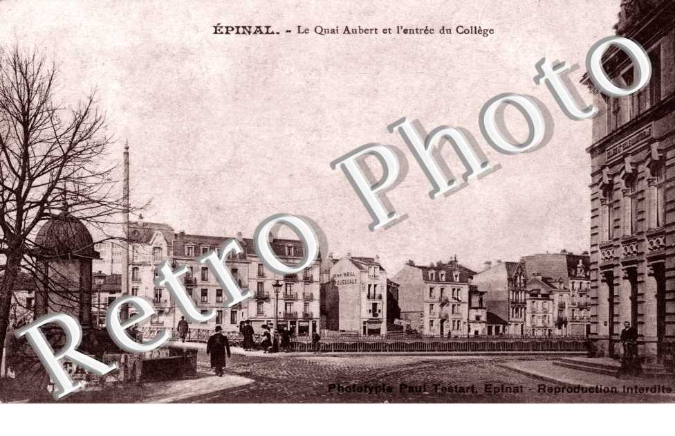 Le Quai Aubert et l'entree du College
