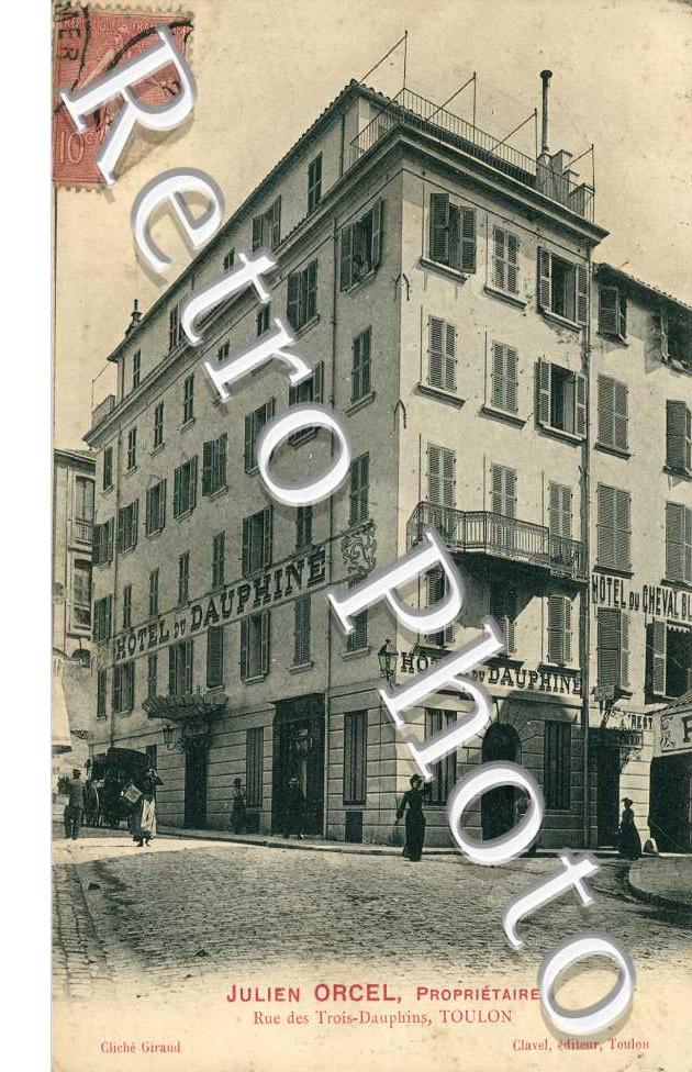 rue des Trois-Dauphins Hotel du Dauphine Julien Orcel proprietaire