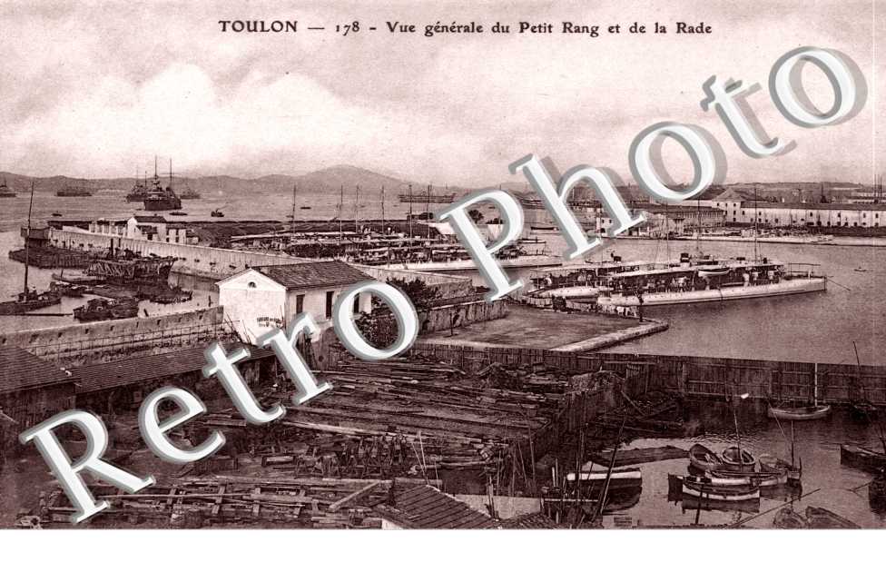 vue generale du petit rang et de la rade