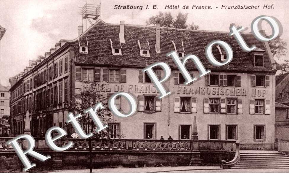 Hotel de France ( 1 place Saint-Pierre-le-Jeune)