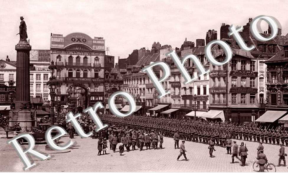 la Place et le defile militaire