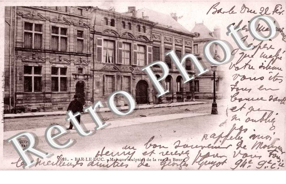 Maison sculptee de la rue du Bourg