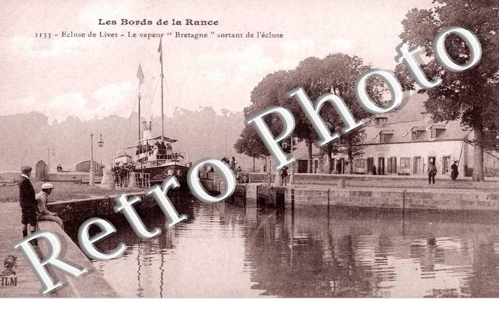 ecluse de Livet, le vapeur "Bretagne" sortant de l'ecluse