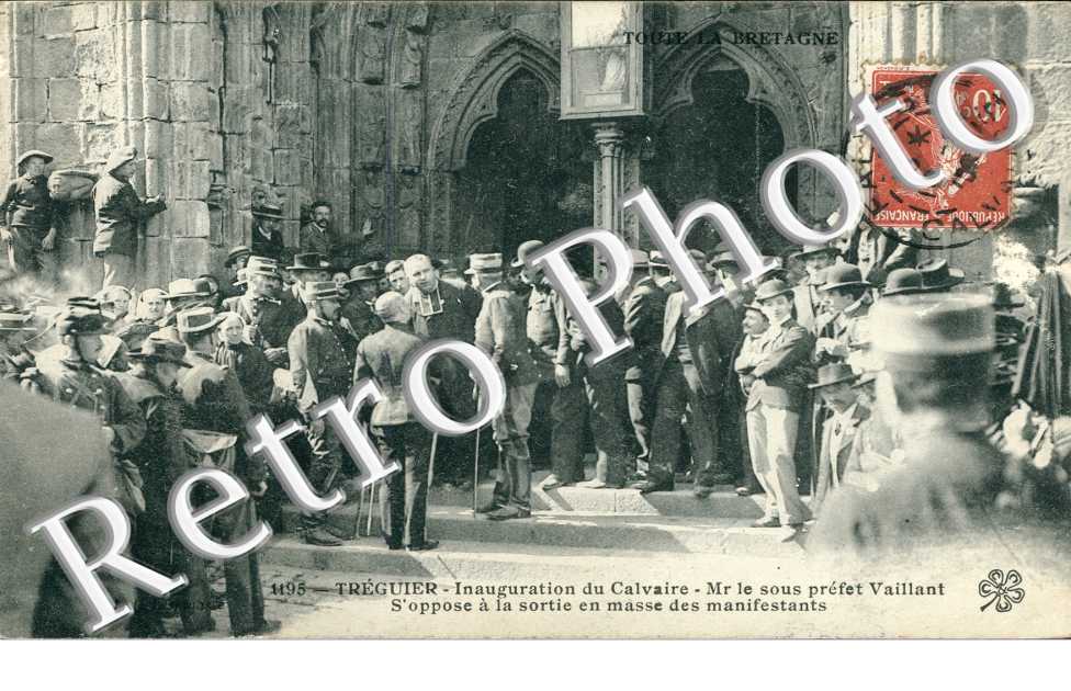 Inauguration du Calvaire, Mr le Sous Prefet Vaillant s'oppose aux Manifestants