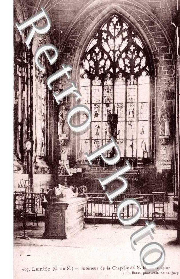 Interieur de la Chapelle Notre Dame de la Cour