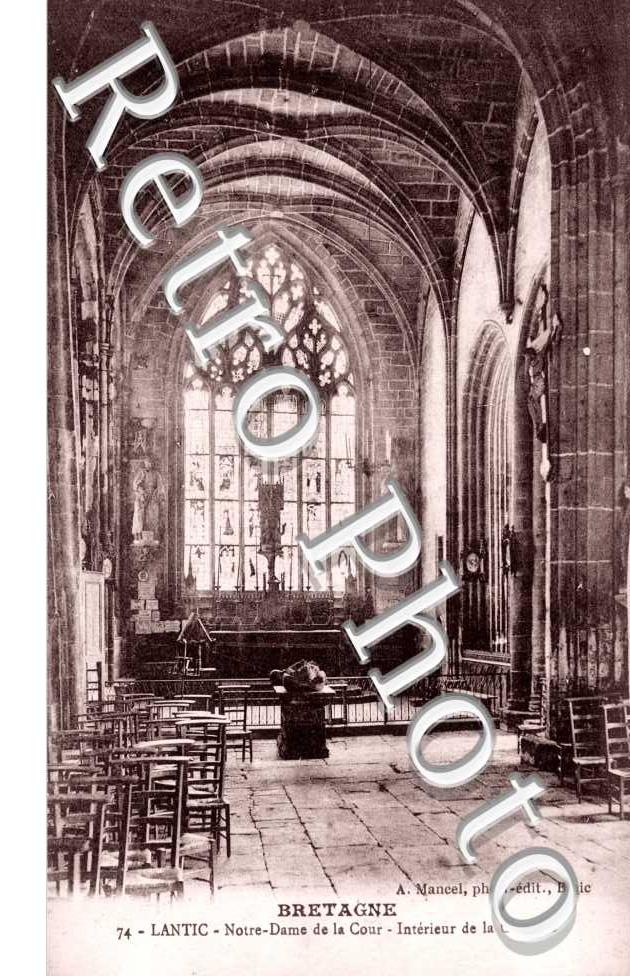 Interieur de la Chapelle Notre Dame de la Cour